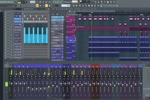 Interfaz de Fl Studio con pistas de audio y MIDI, mostrando cómo organizar un proyecto musical. Ideal para quienes buscan plugins Fl Studio gratis.