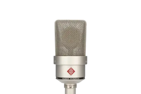 El Neumann TLM 103, a menudo considerado el micrófono más caro del mundo por su calidad, captura cada matiz.