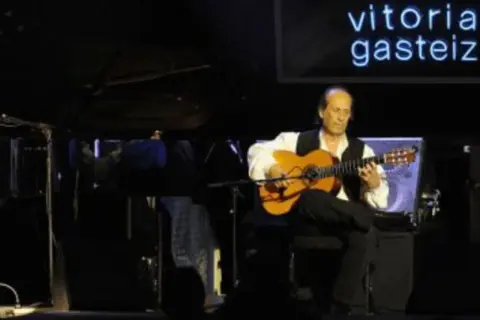 Chick Corea y Paco de Lucía, maestros de la música, comparten escenario.