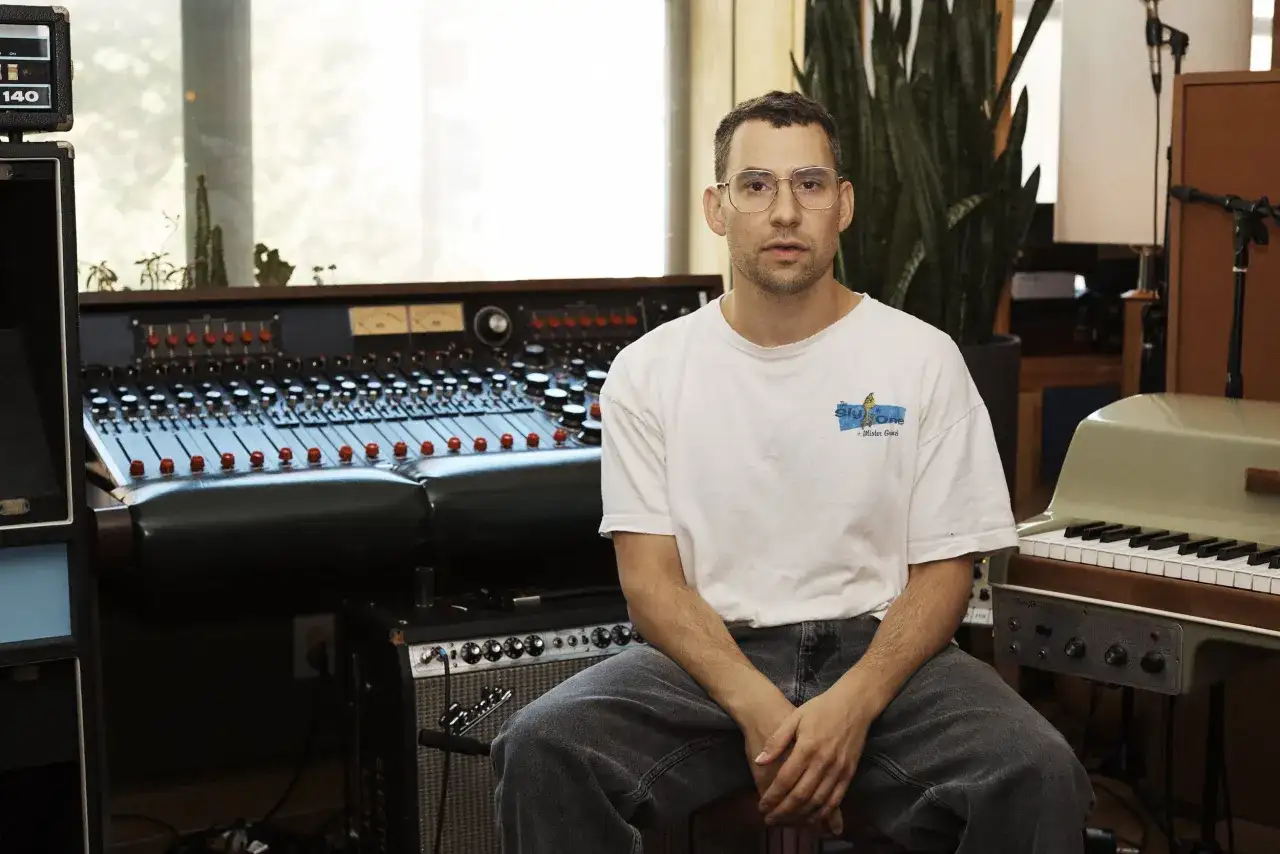 Qué hace un productor musical y cuánto cuesta contratarlo