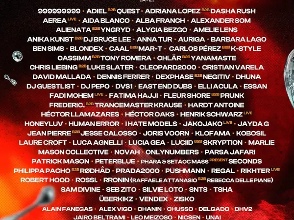 Cartel de artistas con nombres de DJs y fechas de Aquasella.