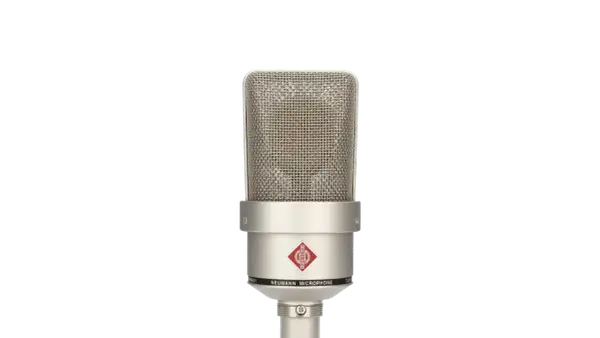 El Neumann TLM 103, a menudo considerado el micrófono más caro del mundo por su calidad, captura cada matiz.
